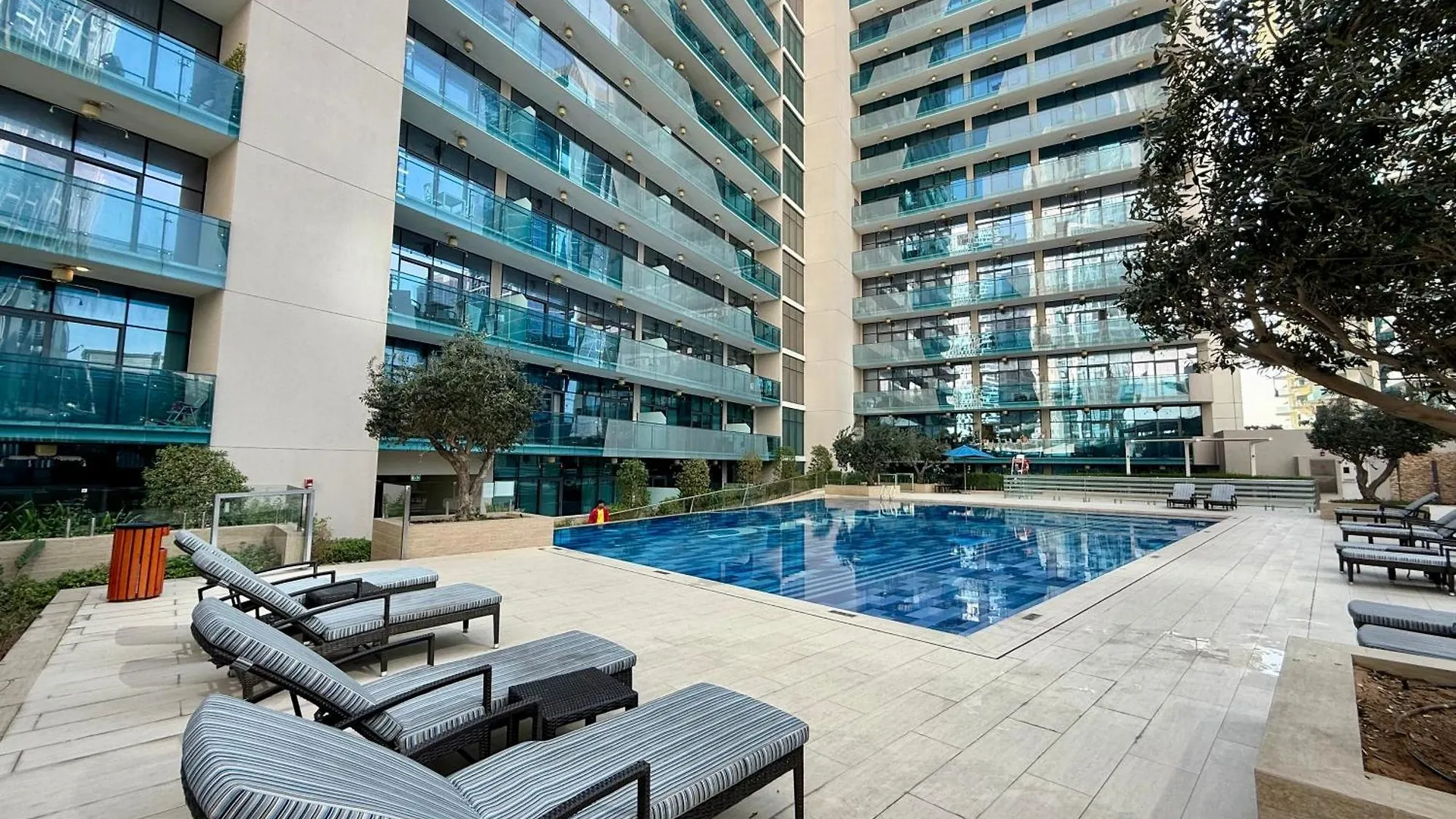 Luxury Apartment - Prime Business Bay Location, 7 Min To Dubai Mall contacts